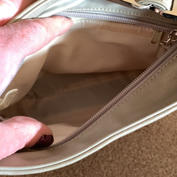 Purse - Picture 4 of 4